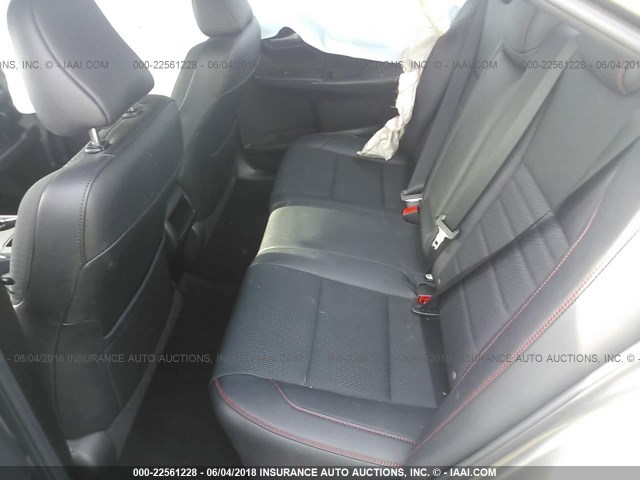 4T1BF1FK4HU445539 - 2017 TOYOTA CAMRY LE/XLE/SE/XSE ნაცრისფერი ფოტო 8