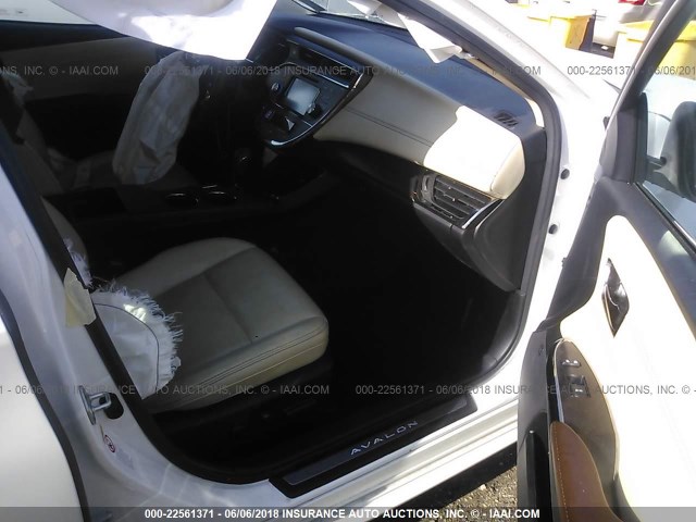 4T1BK1EB8GU234761 - 2016 TOYOTA AVALON XLE PLUS/PREMIUM/TOUR/LTD WHITE photo 5