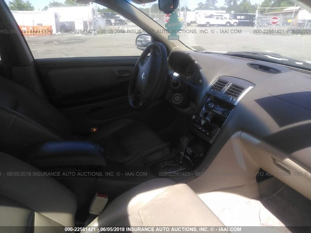 JN1DA31A62T311752 - 2002 NISSAN MAXIMA GLE/SE WHITE photo 5