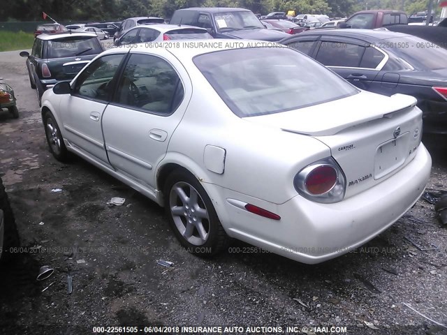 JN1DA31D22T414029 - 2002 NISSAN MAXIMA GLE/GXE/SE WHITE photo 3