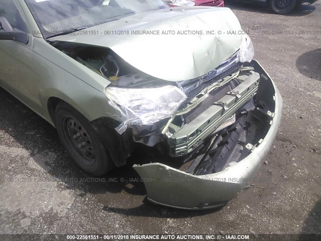 1FAHP34N88W244113 - 2008 FORD FOCUS S/SE GREEN photo 6