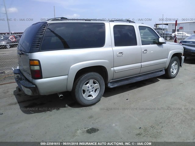 3GNEC16Z34G139640 - 2004 CHEVROLET SUBURBAN C1500 SILVER photo 4