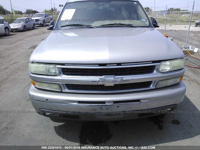 3GNEC16Z34G139640 - 2004 CHEVROLET SUBURBAN C1500 SILVER photo 6