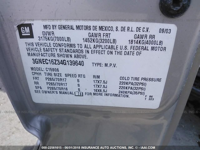 3GNEC16Z34G139640 - 2004 CHEVROLET SUBURBAN C1500 SILVER photo 9