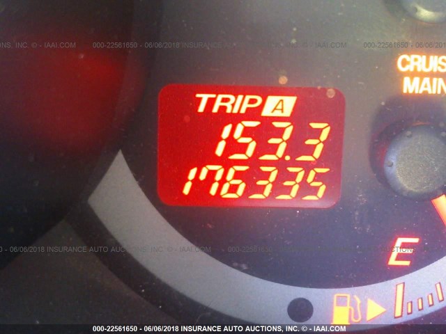 JM1BK343851313372 - 2005 MAZDA 3 HATCHBACK BLACK photo 7