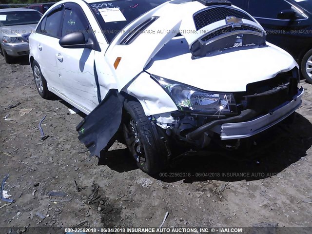 1G1PA5SH6E7143098 - 2014 CHEVROLET CRUZE LS WHITE photo 6