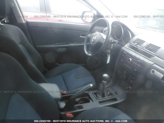 JM1BK324761404355 - 2006 MAZDA 3 S WHITE photo 5