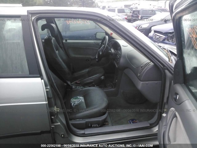 YS3DF58K812001060 - 2001 SAAB 9-3 SE GRAY photo 5