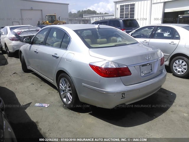 KMHGC4DF2BU128968 - 2011 HYUNDAI GENESIS 4.6L SILVER photo 3