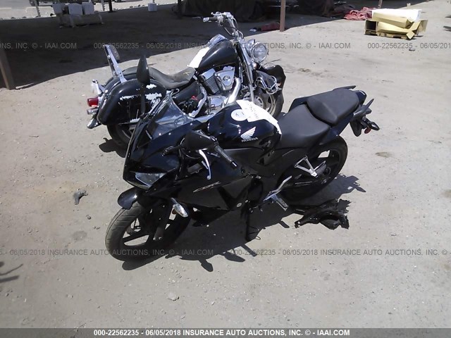 MLHNC5101G5200081 - 2016 HONDA CBR300 R BLACK photo 2