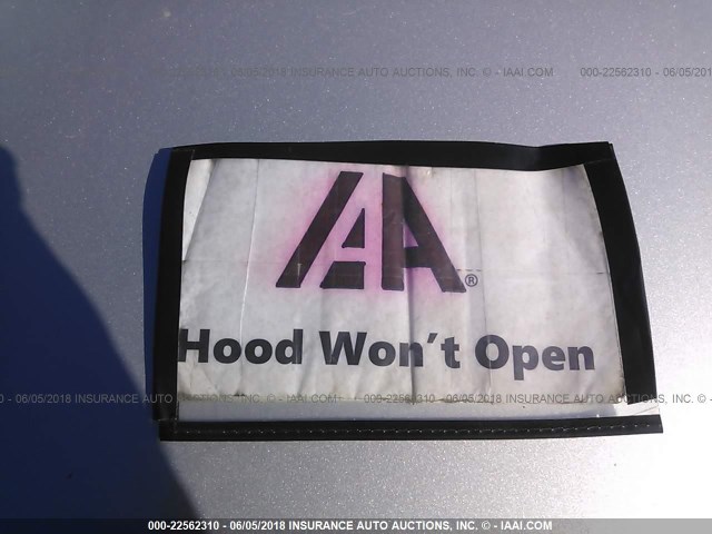 4T1BE32K64U940856 - 2004 TOYOTA CAMRY LE/XLE/SE ვერცხლისფერი ფოტო 10