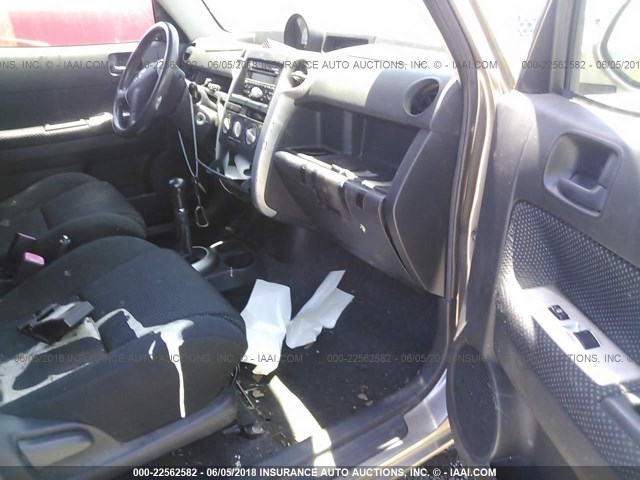 JTLKT334440164071 - 2004 TOYOTA SCION XB GRAY photo 5