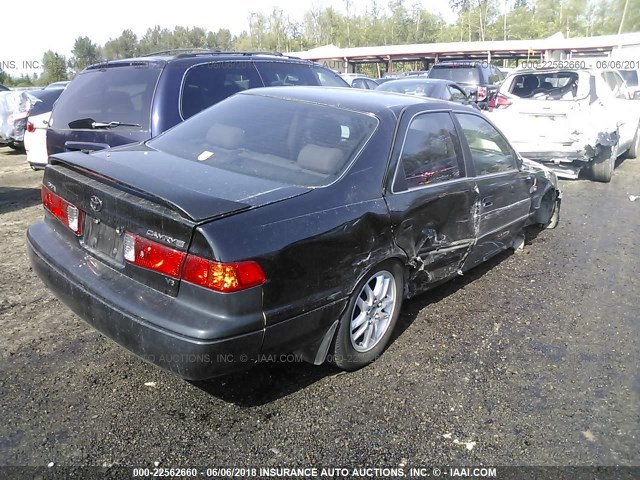 4T1BF28K9YU945778 - 2000 TOYOTA CAMRY LE/XLE BLACK photo 4