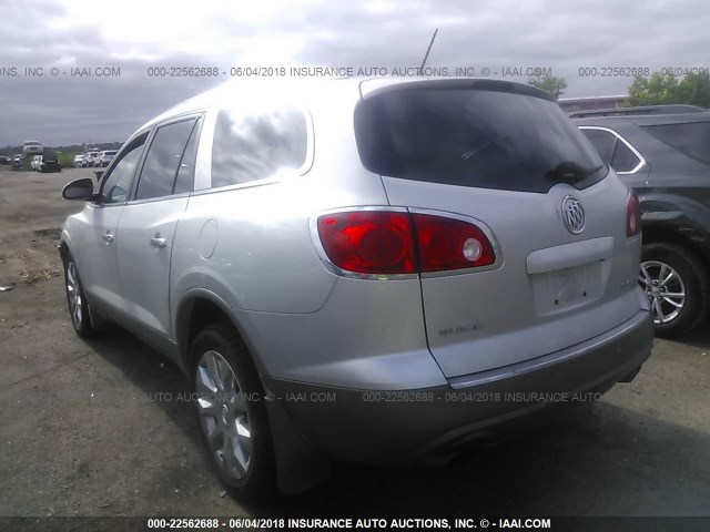 5GALVCED0AJ173638 - 2010 BUICK ENCLAVE CXL SILVER photo 3