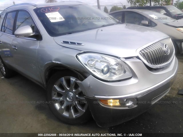 5GALVCED0AJ173638 - 2010 BUICK ENCLAVE CXL SILVER photo 6