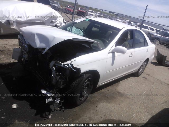 4T1BE32K22U023622 - 2002 TOYOTA CAMRY LE/XLE/SE თეთრი ფოტო 2