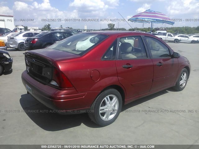 1FAFP34394W174637 - 2004 FORD FOCUS SE COMFORT/SE SPORT MAROON photo 4