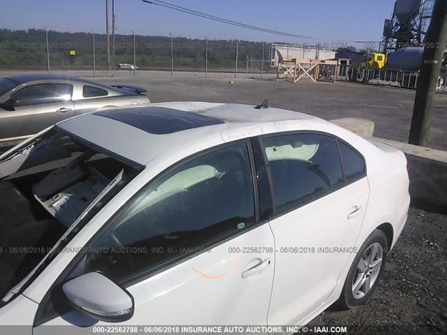 3VWLL7AJ4BM084342 - 2011 VOLKSWAGEN JETTA TDI WHITE photo 6