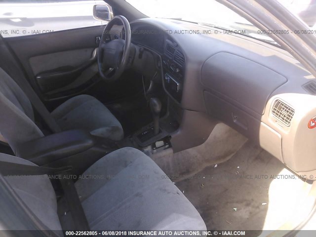 4T1BF12KXTU137077 - 1996 TOYOTA CAMRY LE/XLE/SE ოქროსფერი ფოტო 5