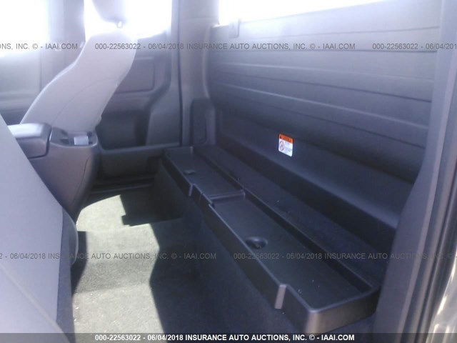 5TFRX5GN8HX093404 - 2017 TOYOTA TACOMA ACCESS CAB/SR/SR5 GRAY photo 8