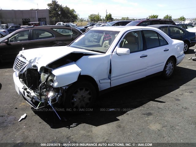 WDBJF65H6XA933490 - 1999 MERCEDES-BENZ E 320 WHITE photo 2