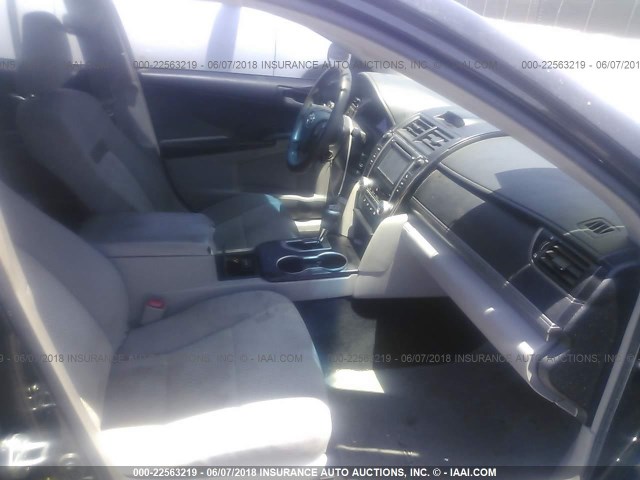 4T4BF1FK4CR160385 - 2012 TOYOTA CAMRY SE/LE/XLE 黑色 照片 5