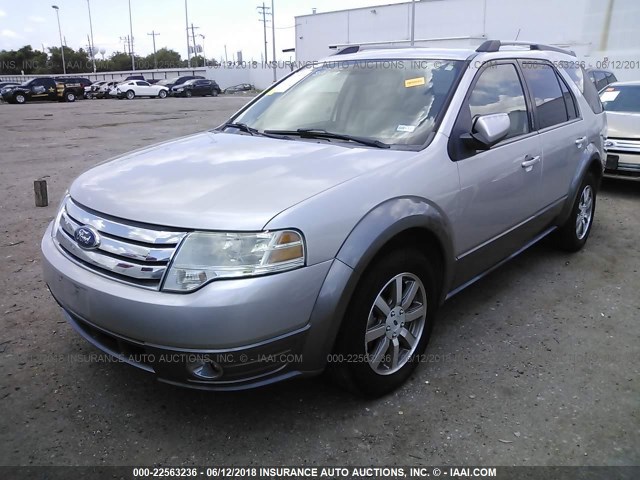 1FMDK02W68GA45326 - 2008 FORD TAURUS X SEL SILVER photo 2