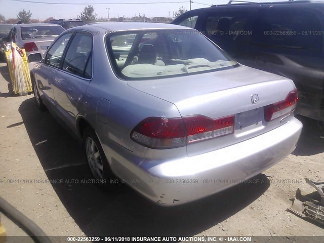 JHMCG66882C010574 - 2002 HONDA ACCORD EX/SE SILVER photo 3