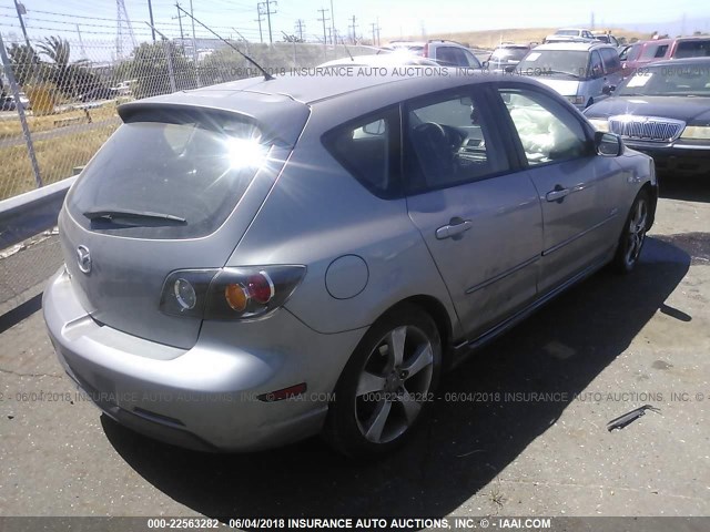 JM1BK344061532689 - 2006 MAZDA 3 HATCHBACK GRAY photo 4