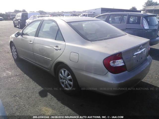 JTDBE30K930183612 - 2003 TOYOTA CAMRY LE/XLE Ոսկեգույն լուսանկար 3