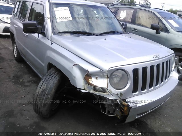 1J4NF2GB1AD658101 - 2010 JEEP PATRIOT SPORT SILVER photo 6