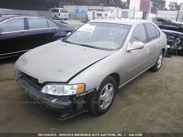 1N4DL01D2YC239429 - 2000 NISSAN ALTIMA XE/GXE/SE/GLE GOLD photo 2