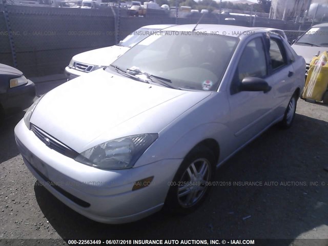 1FAFP34Z83W209462 - 2003 FORD FOCUS SE COMFORT/SE SPORT SILVER photo 2