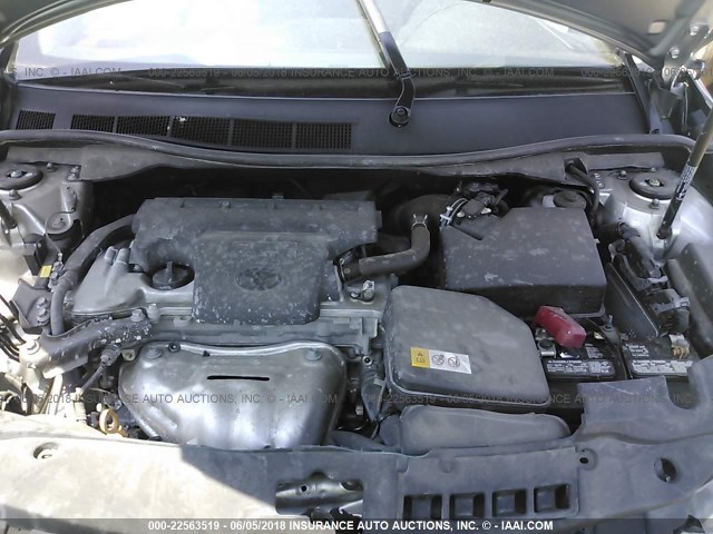 4T1BF1FK7HU368763 - 2017 TOYOTA CAMRY LE/XLE/SE/XSE SILVER photo 10