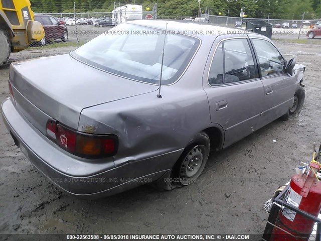 4T1BG12KXTU788884 - 1996 TOYOTA CAMRY DX/LE/XLE GRAY photo 4