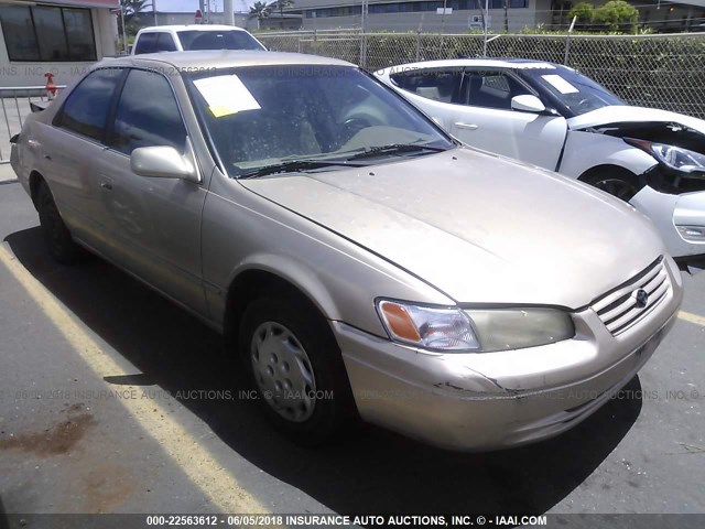 JT2BG22K5W0139430 - 1998 TOYOTA CAMRY CE/LE/XLE TAN photo 1