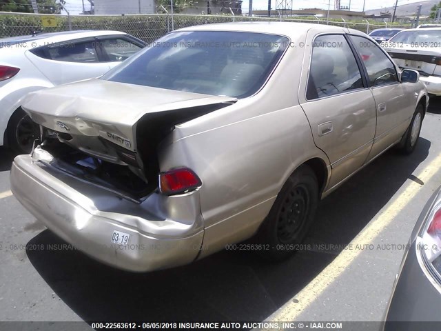 JT2BG22K5W0139430 - 1998 TOYOTA CAMRY CE/LE/XLE TAN photo 4