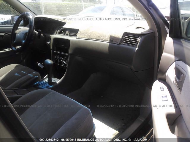 JT2BG22K5W0139430 - 1998 TOYOTA CAMRY CE/LE/XLE TAN photo 5