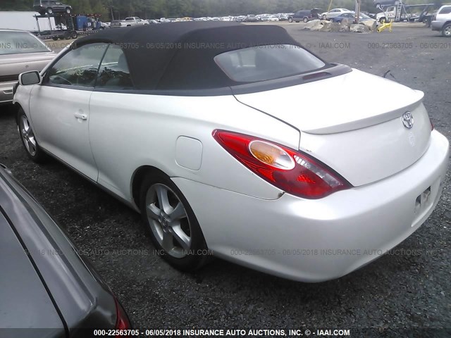 4T1FA38PX6U107385 - 2006 TOYOTA CAMRY SOLARA SE/SLE WHITE photo 3