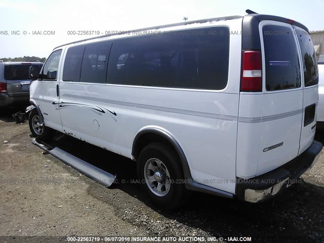 1GAHG39U031189889 - 2003 CHEVROLET EXPRESS G3500  WHITE photo 3