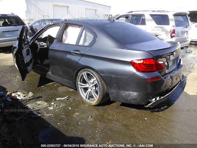 WBSFV9C54DC773185 - 2013 BMW M5 GRAY photo 3