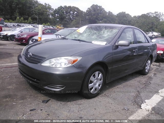 4T1BE32KX4U901512 - 2004 TOYOTA CAMRY LE/XLE/SE ნაცრისფერი ფოტო 2