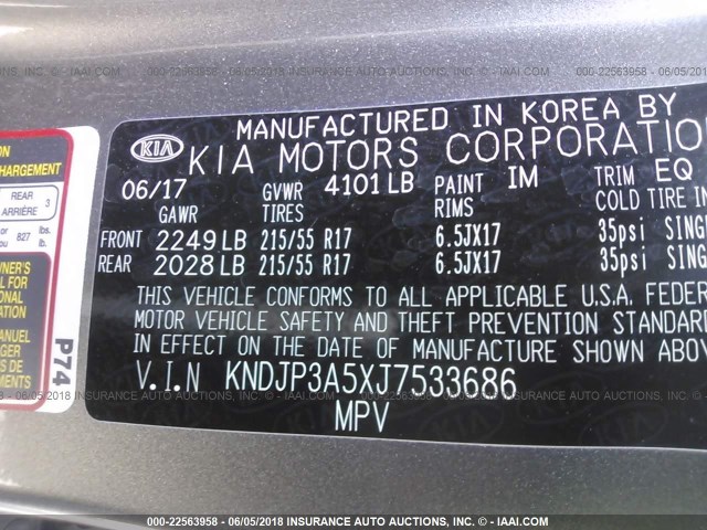 KNDJP3A5XJ7533686 - 2018 KIA SOUL + GRAY photo 9