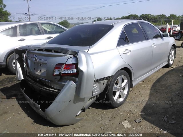 4T1BF3EK2BU621217 - 2011 TOYOTA CAMRY SE/LE/XLE 银色 照片 4