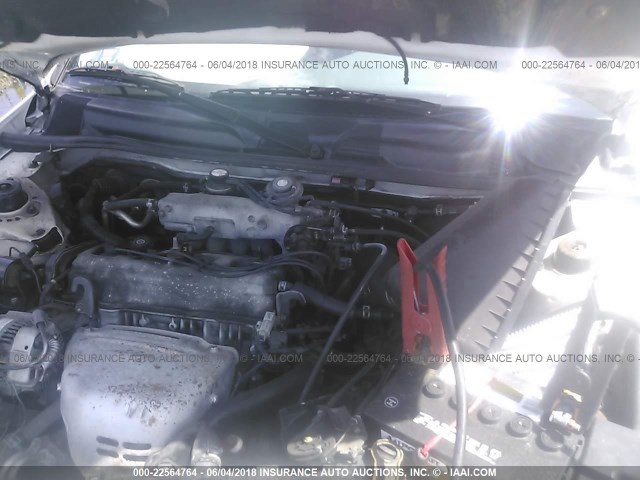 4T1BG22K0WU283057 - 1998 TOYOTA CAMRY CE/LE/XLE WHITE photo 10