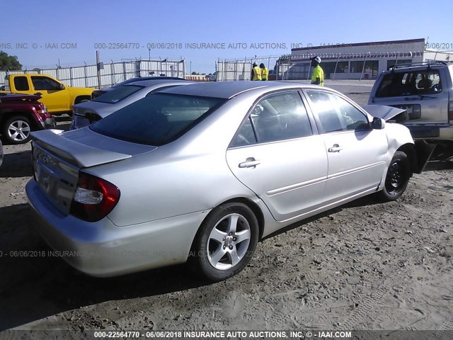 4T1BF32K02U522531 - 2002 TOYOTA CAMRY LE/XLE/SE ვერცხლისფერი ფოტო 4