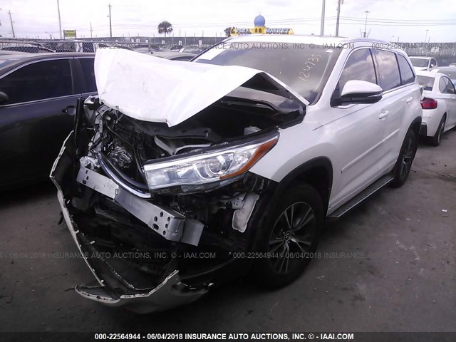 5TDKKRFH2GS124735 - 2016 TOYOTA HIGHLANDER XLE თეთრი ფოტო 2