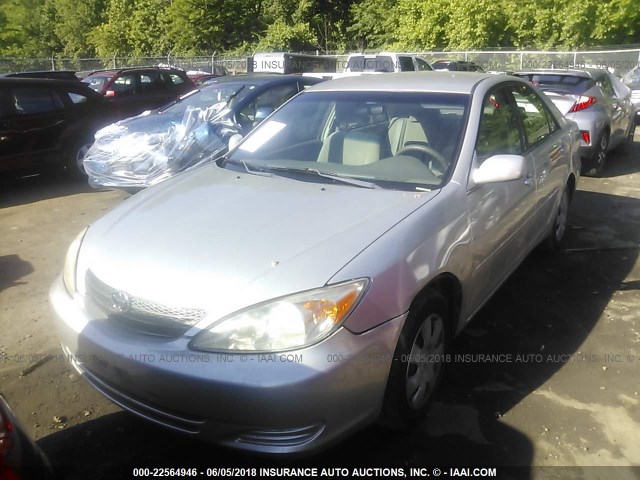 4T1BE32K13U119226 - 2003 TOYOTA CAMRY LE/XLE/SE 银色 照片 2