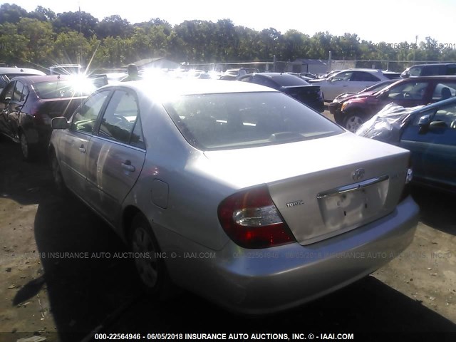 4T1BE32K13U119226 - 2003 TOYOTA CAMRY LE/XLE/SE 银色 照片 3