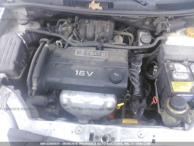 KL1TD66686B622575 - 2006 CHEVROLET AVEO LS SILVER photo 10